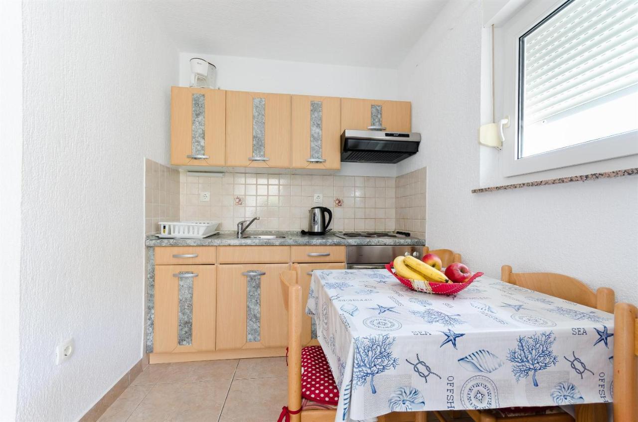 לופאר Apartments Ester מראה חיצוני תמונה