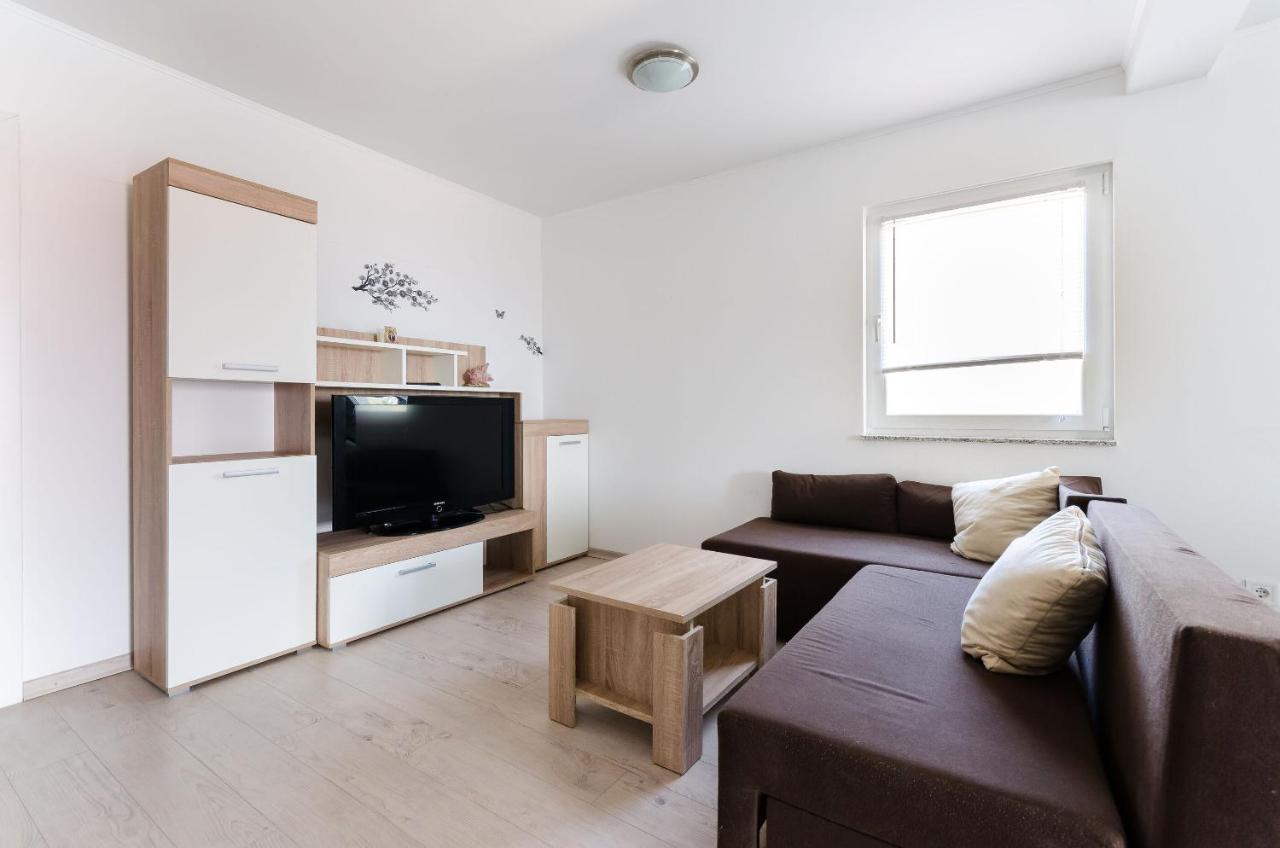 לופאר Apartments Ester מראה חיצוני תמונה